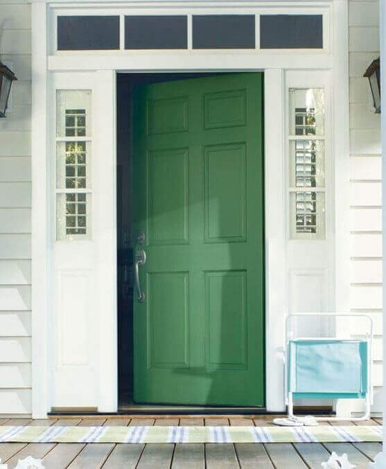 Входна врата в цвят зелено
